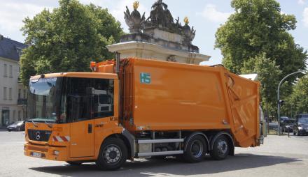 Entsorgungsfahrzeug der Stadtentsorgung Potsdam GmbH Entsorgungsfahrzeug der Stadtentsorgung Potsdam GmbH (STEP)