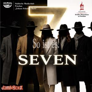 Auf einem CD-Cover sehen wir sieben Menschen mit Hüten und Mänteln. Sie sind an den Haaren als weiblich und männlich zu erkennen, aber ihre Gesichter sind unkenntlich schwarz und insgesamt künstlich.