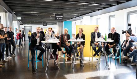 Oberbürgermeister Mike Schubert und Bundesbauministerin Klara Geywitz bei der Eröffnung des POTSDAM Lab.