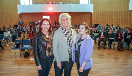 Ina Hänsel, Präsidentin IHKK Potsdam, Dörte Thie, Vizepräsidentin Handwerkskammer Potsdam und Gleichstellungsbeauftragte Claudia Sprengel bei der Veranstaltung Frauen auf dem Weg 2024.