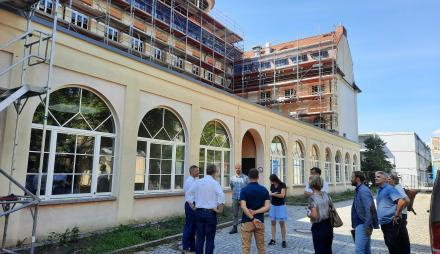 Oberbürgermeister Mike Schubert besucht aktuelle Baustellen des Kommunalen Immobilien Service