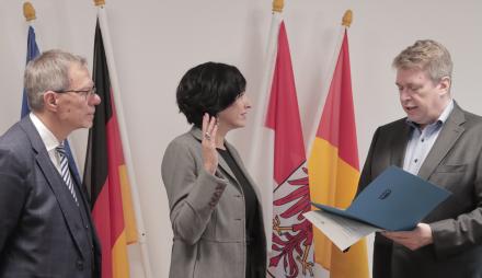 Noosha Aubel als neue Oberbürgermeisterin der Landeshauptstadt Potsdam vereidigt
