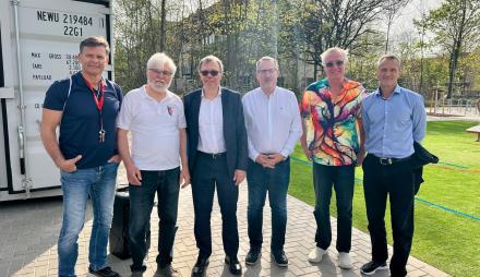 Eröffnung des Fußballplatzes an der Kirschallee