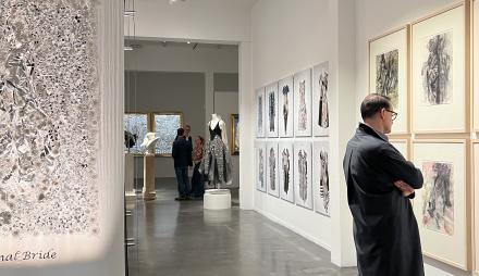 Erfolgreiche Bilanz der Ausstellung „Wolfgang Joop im Kunstraum“