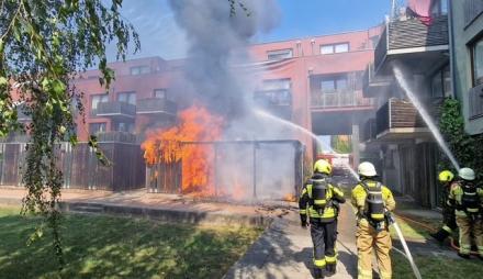 Brand eines Müllunterstandes