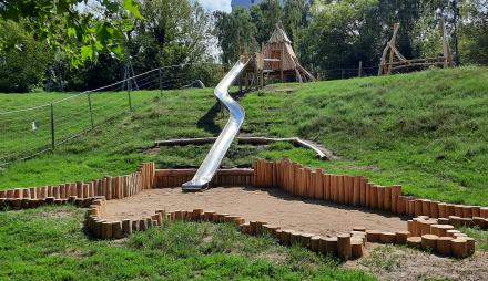 Dinospielplatz im Zentrum Ost
