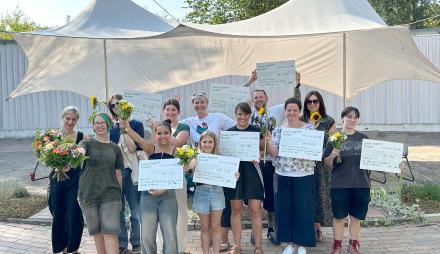 Übergabe der Förderchecks an die Gewinnerprojekte am 7. September 2024 auf der Inselbühne.