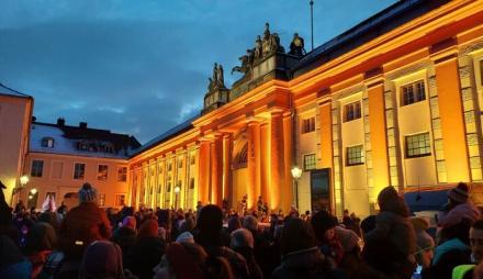 Beginn des Umzugs im Rahmen von "Unterwegs im Licht" 2024