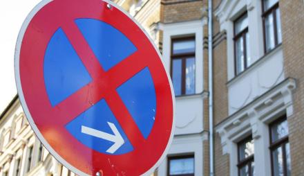 Ein Halteverbots-Schild