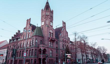 Dieses Foto zeigt das Kulturhaus Babelsberg.