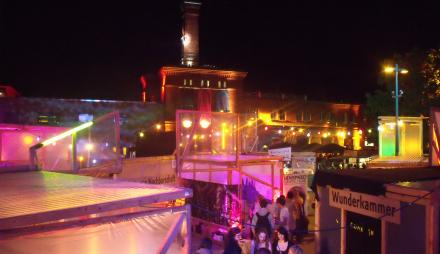 Die Stadt für eine Nacht in der Schiffbauergasse