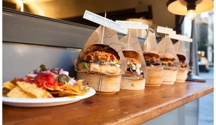 Food Festival Potsdam, Foto: ©Maica von Getty Images , Lizenz: ©Maica von Getty Images via Canva.com