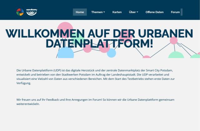 Die Startseite zeigt unter anderem die Logos der Stadtwerke Potsdam und der Landeshaupstadt Potsdam sowie den Schriftzug "Willkommen auf der Urbanen Datenplattform!" und eine kurze Erklärung der Inhalte der Internetseite.