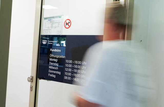 Das Fundbüro Potsdam hat von Montag bis Freitag geöffnet.