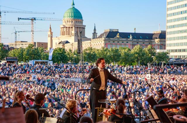 Klassikkonzert im Lustgarten vor Publikum
