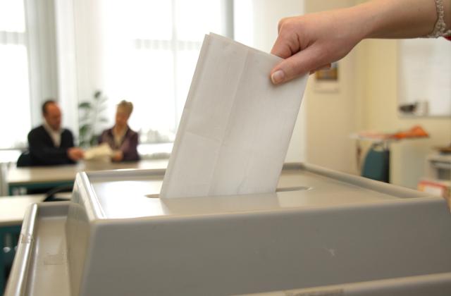 Wählen am Wahltag.