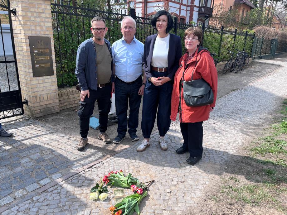 Stolpersteinverlegung für das Ehepaar Dr. Ernst und Katharina Michaelis in Babelsberg