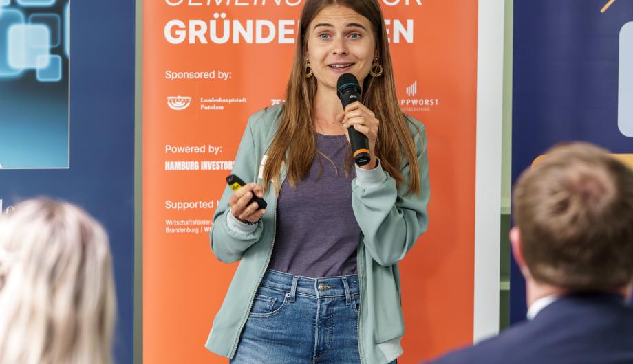Anna Maria Ullmann beim Female StartAperitivo - Brandenburger Halbfinale 2025