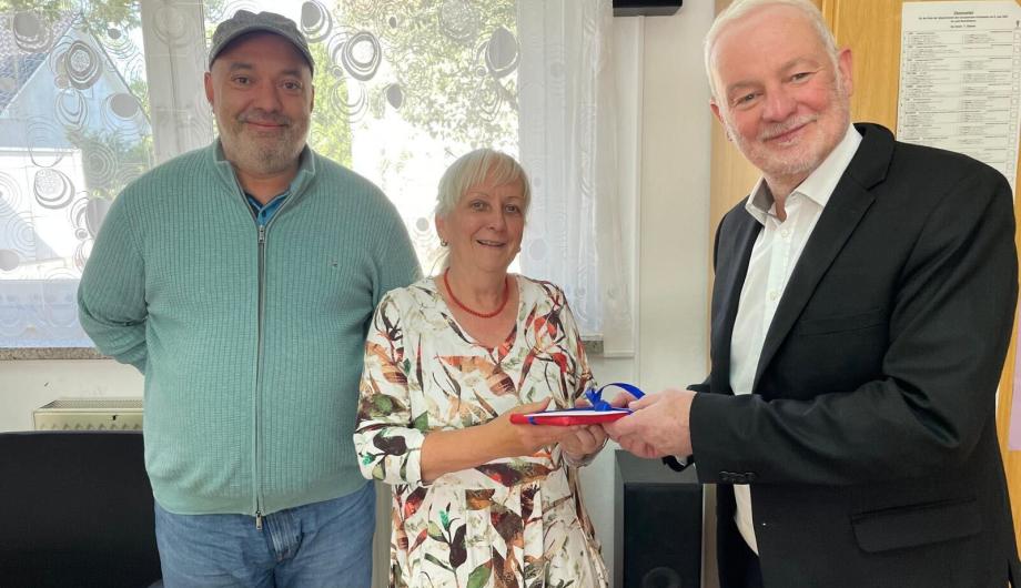 Dieter Jetschmanegg, Dezernent der Stadt Potsdam, dankt Wahlhelfenden.