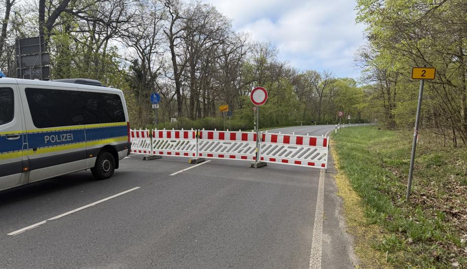 Gesperrte B2, Michendorfer Chaussee, zur Bombenentschärfung am 23. April 2026