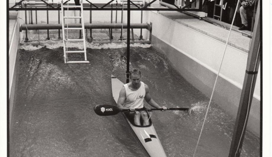 Die Kanu-Gegenstromanlage, 1994 - Canoe racing counter-current pool, 1994 (©