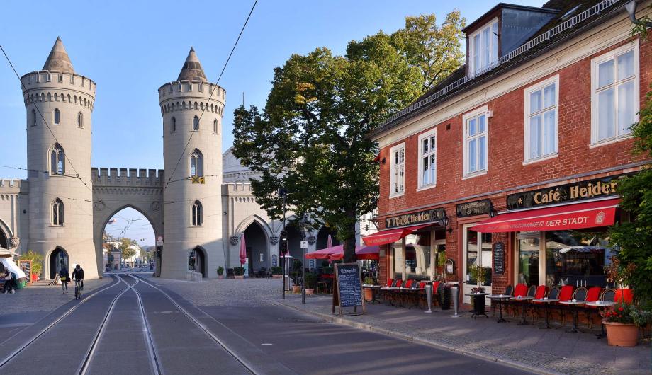 Blick auf das Nauener Tor mit Café Heider, 2017 - Nauen Gate with Café Heider, 2017 (©