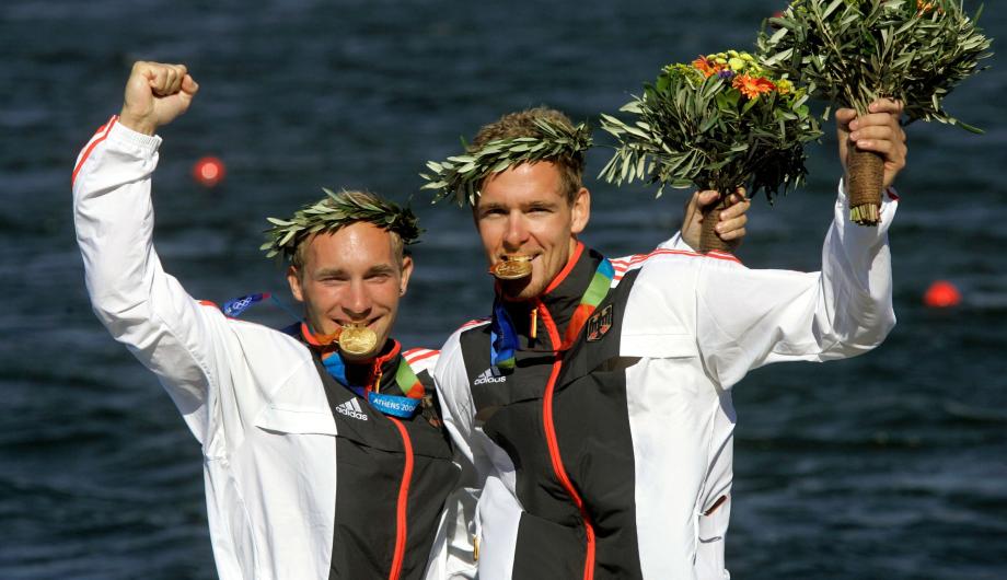 Die beiden Potsdamer Ronald Rauhe und Tim Wieskötter gewannen Olympia-Gold im Kajak-Zweier über 500 Meter bei den Olympischen Spielen in Athen 2004 - The Potsdamers Ronald Rauhe and Tim Wieskötter won Olympic gold in the K-2 500m race at the Summer Olympics in Athens, 2004 (©