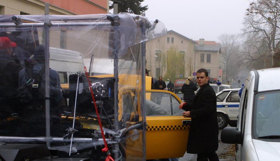 Oscarpreisträger Matt Damon bei den Dreharbeiten zu BOURNE VERSCHWÖRUNG in der Gregor-Mendel-Straße. Oscarpreisträger Matt Damon bei den Dreharbeiten zu BOURNE VERSCHWÖRUNG in der Gregor-Mendel-Straße.