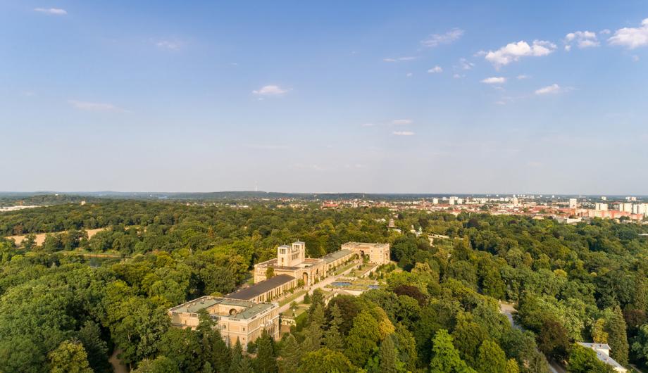 Orangerieschloss am Park Sanssouci Das Foto zeigt eine Luftaufnahme vom Orangerieschloss.