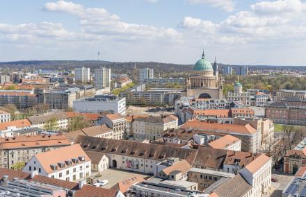 Blick auf die Nikolaikirche und den Alten Markt von oben