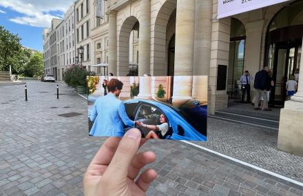 Die erfolgreiche Serie hat mehrfach am Alten Markt gedreht: Potsdam wird in der Handlung zu London: James (Damian Hardung) und Ruby (Harriet Herbig-Matten) vor dem Museum Barberini als Beaufort-Firmensitz.