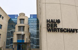 Haus Der Wirtschaft Front