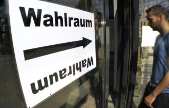 Hinweisschild Wahlraum