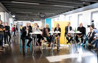 Oberbürgermeister Mike Schubert und Bundesbauministerin Klara Geywitz bei der Eröffnung des POTSDAM Lab.