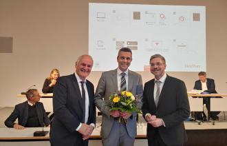Oberbürgermeister Mike Schubert, Beigerordneter für Stadtentwicklung, Bauen, Wirtschaft und Umwelt Bernd Rubelt und der neue Fachbereichsleiter Norman Niehoff. 