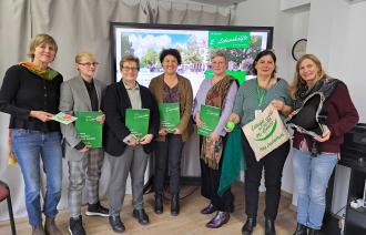 Sozialbeigeordnete Brigitte Meier mit der Projektkoordination und Mitgliedern der 2. Lebenshilfe