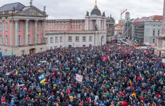 Panoramaaufnahme Kundgebung auf dem Alten Markt