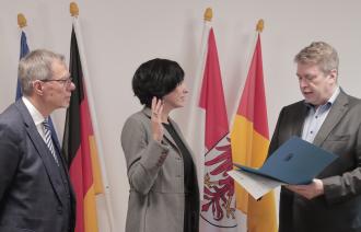 Noosha Aubel als neue Oberbürgermeisterin der Landeshauptstadt Potsdam vereidigt