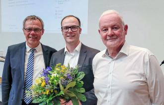 Christian Meyer wird neuer Personalleiter mit Bürgermeister Burkhard Exner und Dezernent Dieter Jetschmanegg