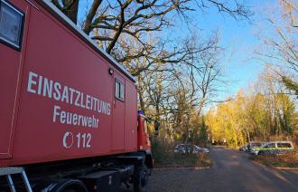 Fahrzeug der Einsatzleitung bei Bombenentschärfung am 27. November