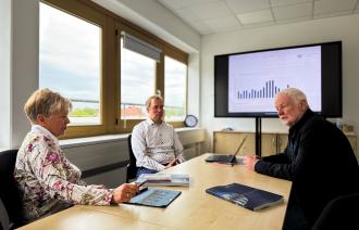 Statistischer Jahresbericht vorgestellt (v.l.n.r.: Heike Gumz, Stefan Tolksdorf und Dieter Jetschmanegg)