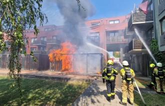 Brand eines Müllunterstandes