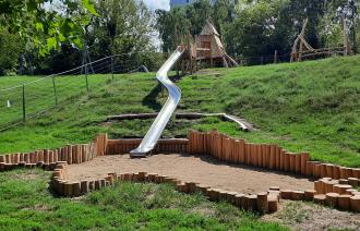 Dinospielplatz im Zentrum Ost