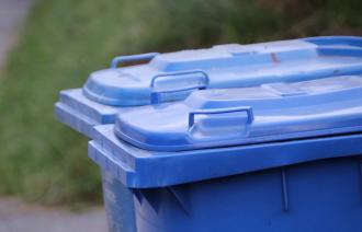 Blaue Tonne