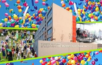 Auf einer bunten Collage sehen wir ein großes Musikschulgebäude, Luftballons, Kinder und Familien tanzend mit Tüchern und eine Rockband auf der Bühne