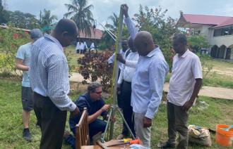 Mit dem Projekt „Biocooling Zanzibar“ unterstützt die Landeshauptstadt Potsdam in einem zweijährigen Förderprojekt bis Herbst 2025 die Partnerstadt Sansibar bei der Klimaanpassung.