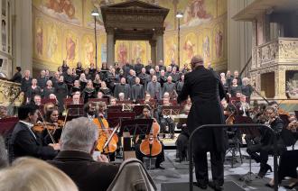 Festkonzert in der Nikolaikirche mit dem Nikolaichor, dem Staatsorchester Frankfurt, Sängerinnen und Sängern aus Bonn und Björn O. Wiede.