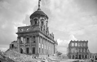Der zerstörte Alte Markt von Potsdam, um 1946 | Foto: Max Baur | Potsdam-Museum