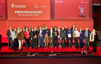 Alle Preisträger beim Innovationspreis Berlin Brandenburg 2025 auf der Bühne