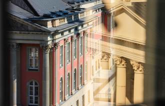 Landtag mit Nikolaikirche